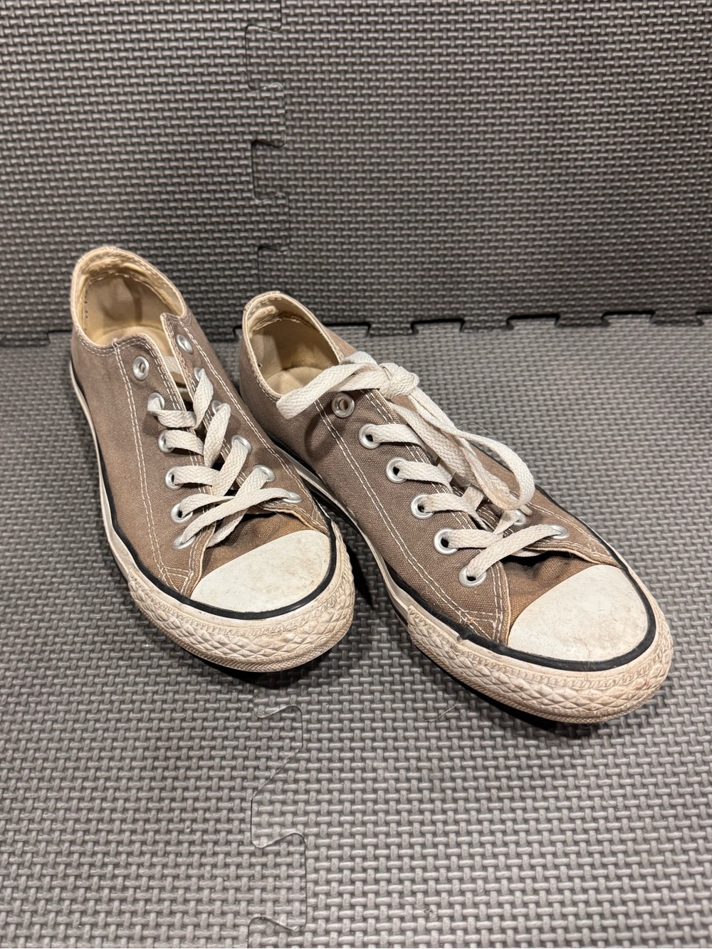 Converse Low-Top Canvas Sneakers in Beige and White